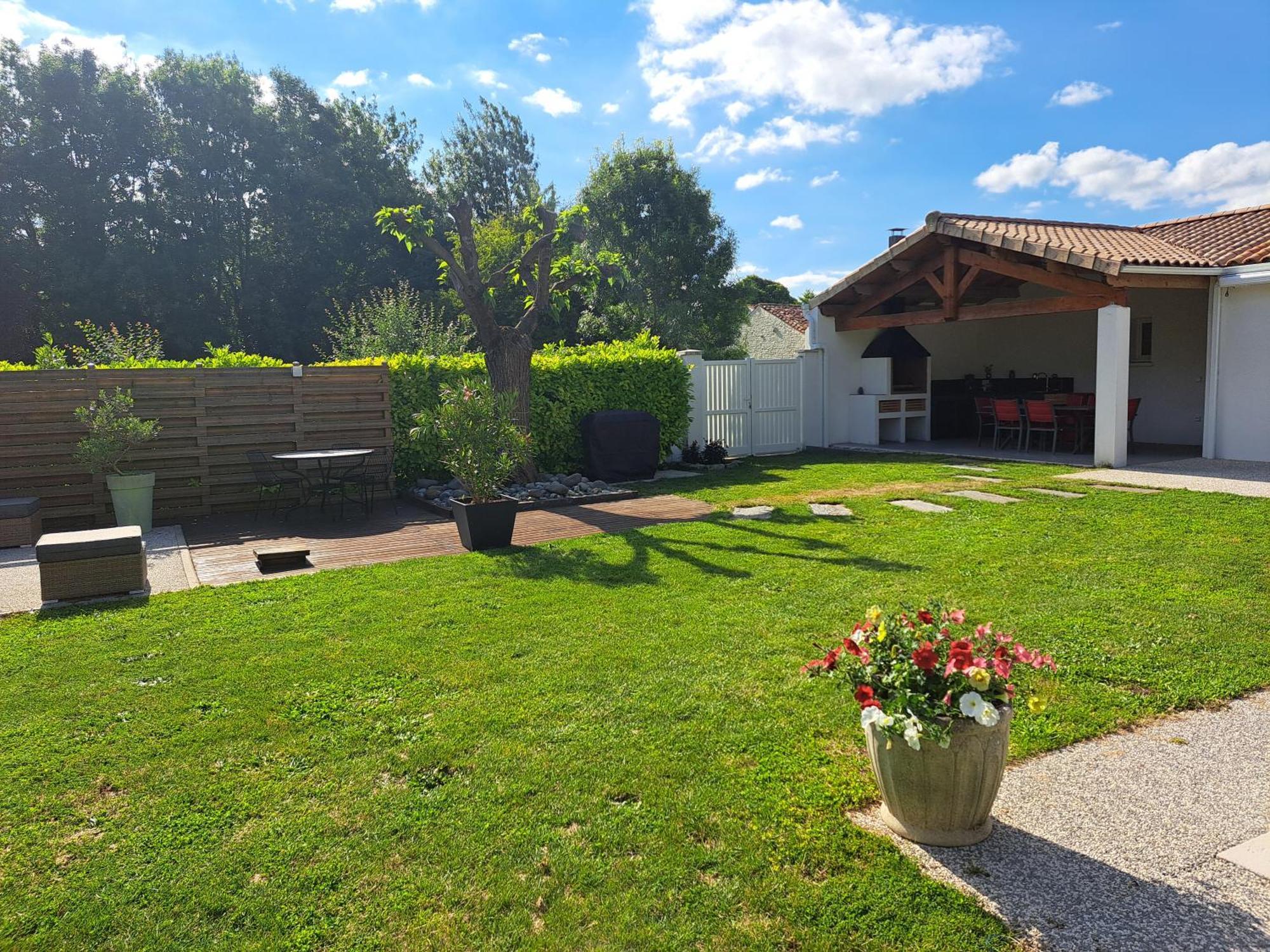 Chambre D Hote La Riviere 45M2 Jardin Et Piscine Aigrefeuille-d'Aunis Luaran gambar